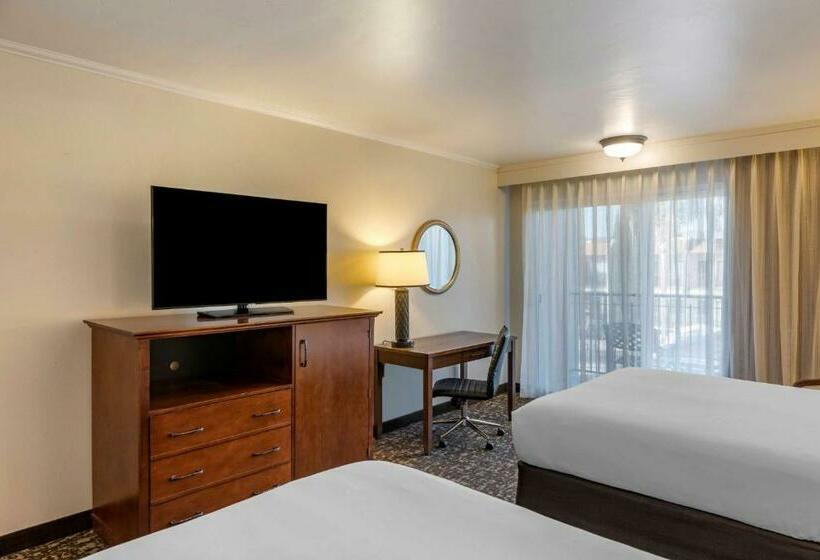带2个双人床的标准工作室, Best Western Plus Royal Oak