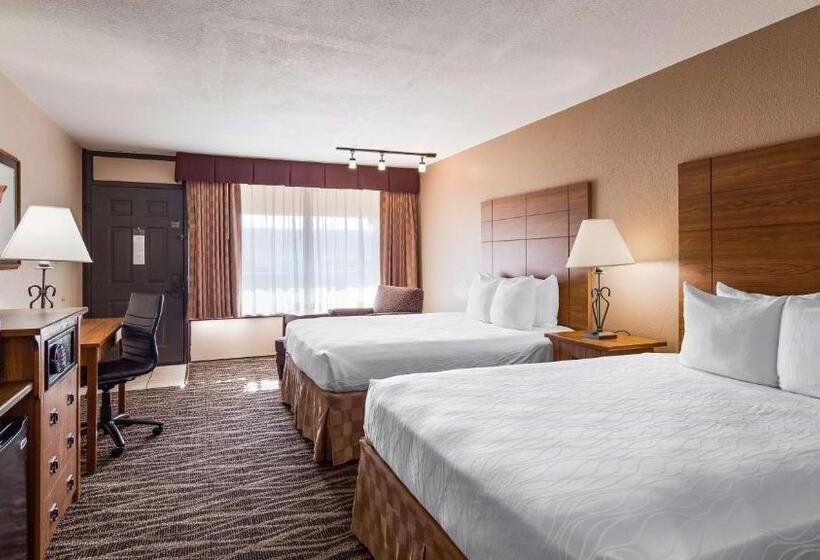 اتاق استاندارد با چشم‌انداز استخر, Best Western Plus Saddleback Inn And Conference Center
