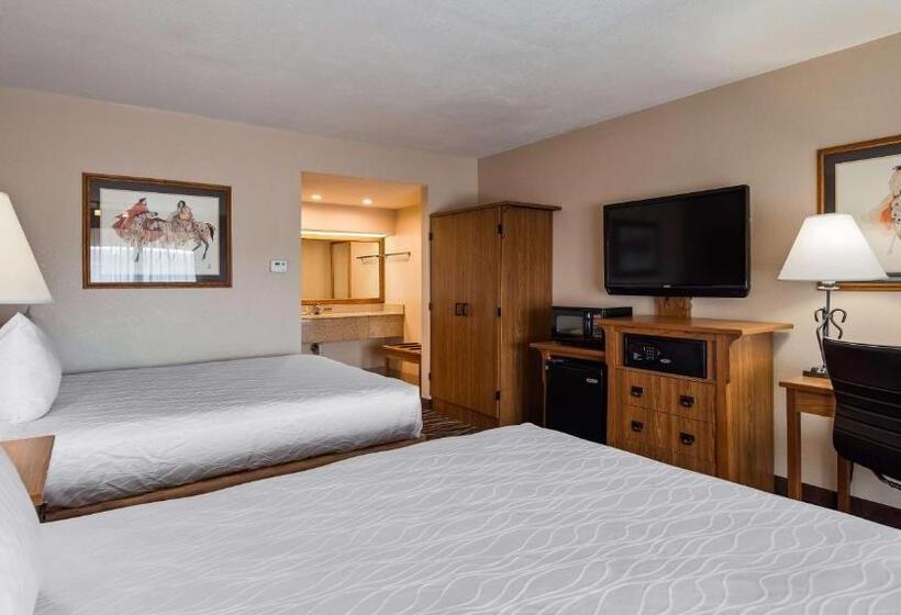 اتاق استاندارد با چشم‌انداز استخر, Best Western Plus Saddleback Inn And Conference Center