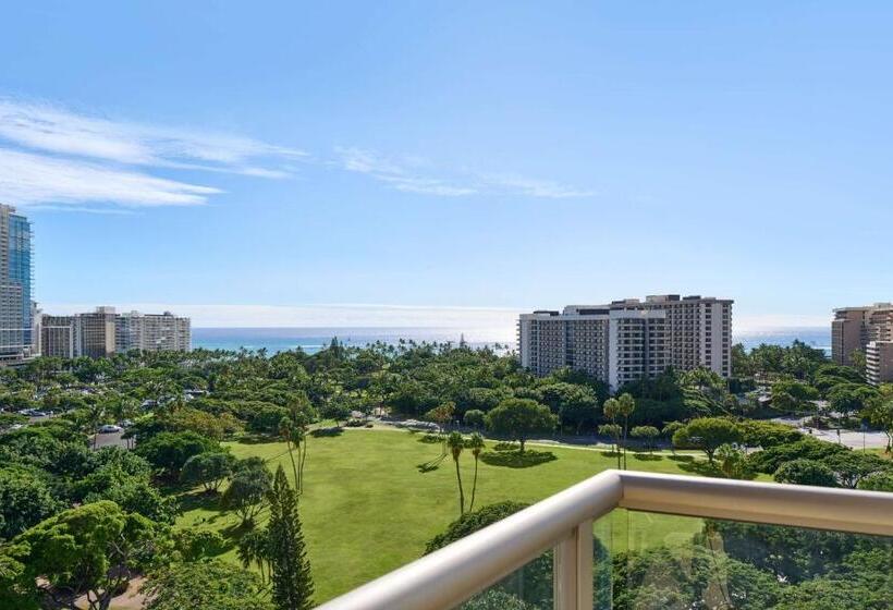 سوییت با چشم‌انداز دریا, Luana Waikiki Hotel & Suites