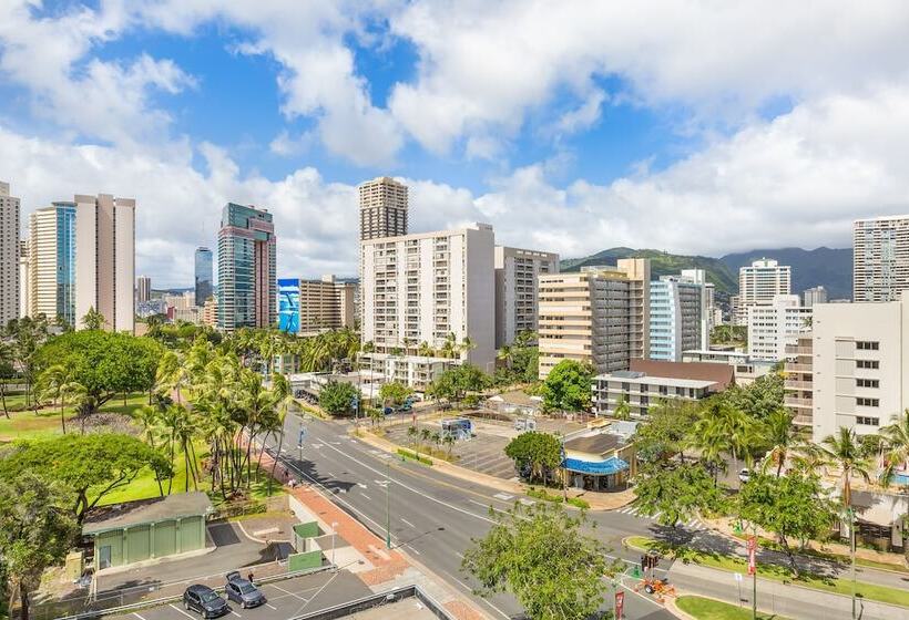 Standard Room Double Bed City View, Luana Waikiki Hotel & Suites