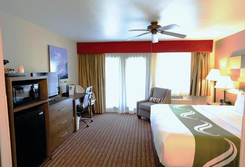 Номер Стандарт с Балконом, Quality Inn Near Rocky Mountain National Park