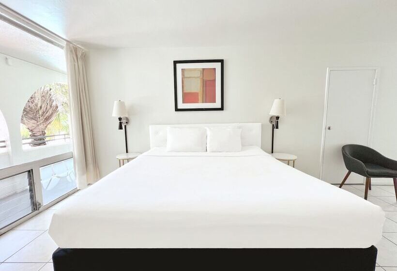 デラックススタジオ, Tropirock A North Beach Village Resort