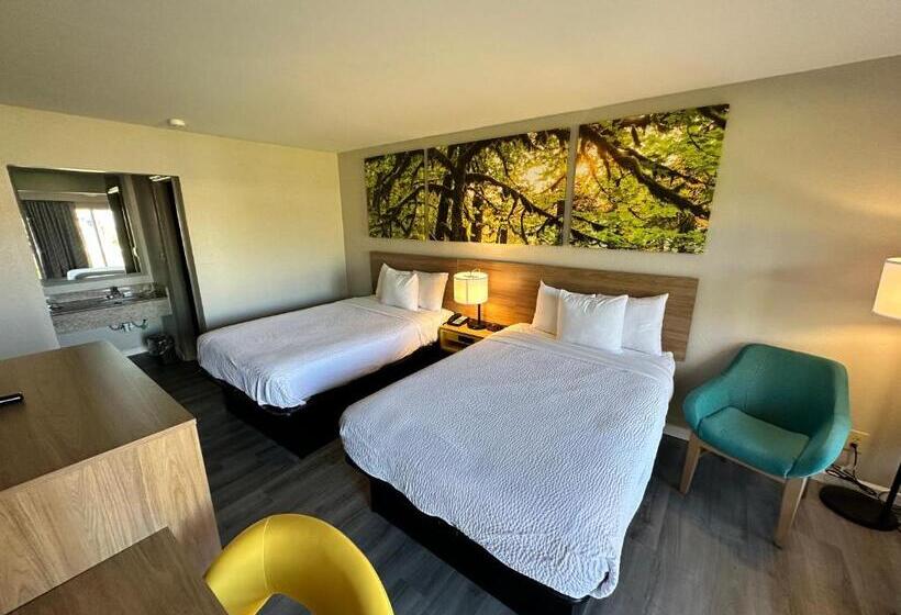 Номер Deluxe, Days Inn By Wyndham Emporia