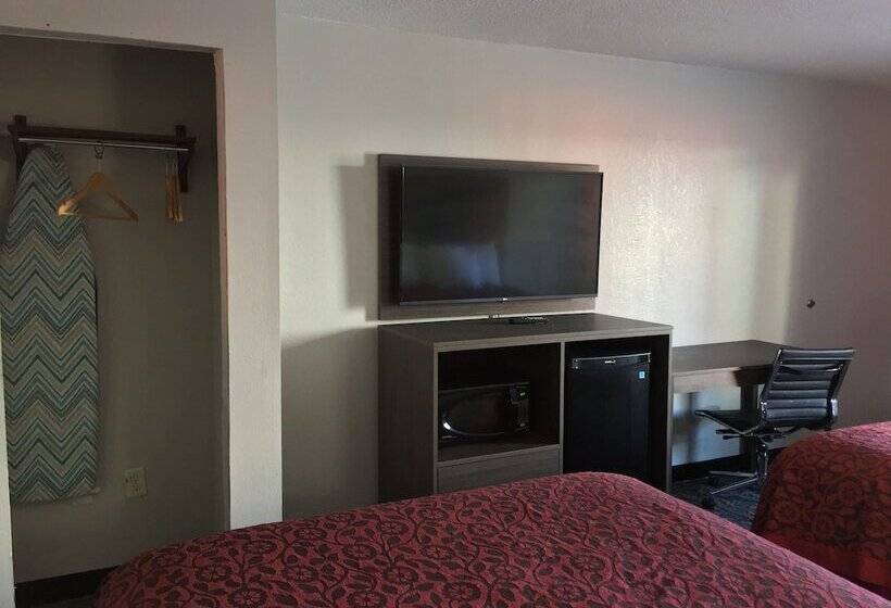 Номер Стандарт 2 Двуспальные Кровати, Days Inn & Suites By Wyndham Charleston Airport West