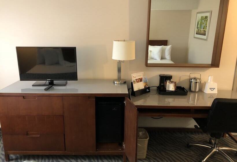Номер Deluxe, Days Inn By Wyndham Manassas Battlefield