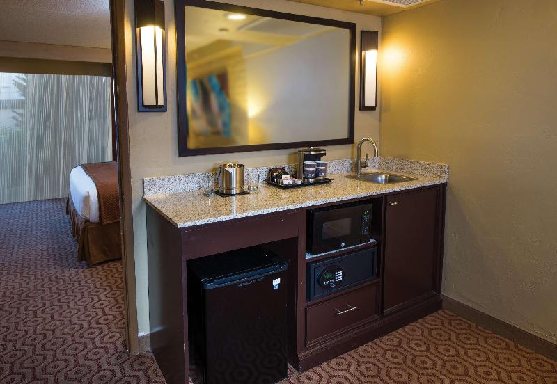 Люкс Вид на Бассейн, Doubletree Suites By Hilton Tucson   Williams Center