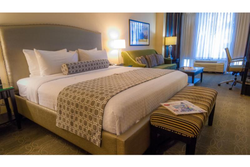 Номер Executive Кровать Кинг, Crowne Plaza Costa Mesa Orange County, An Ihg