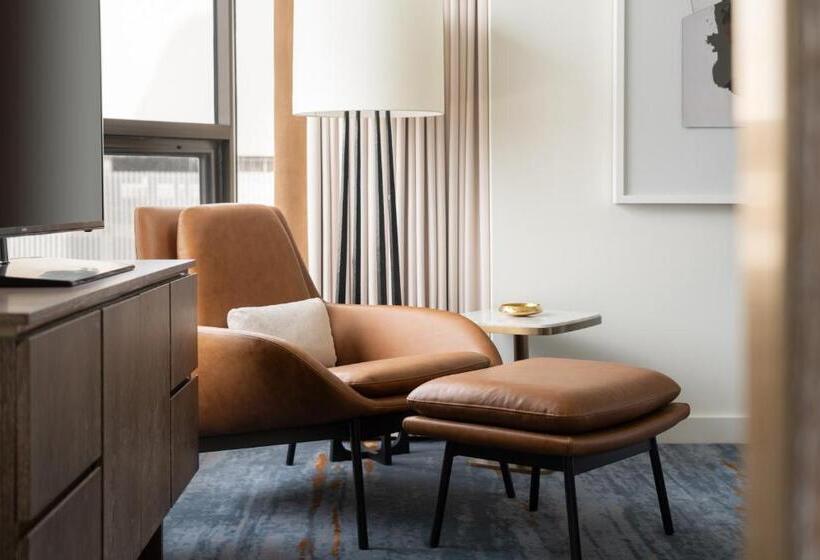 キングサイズベッドのスタンダードルーム, Four Seasons Hotel Houston