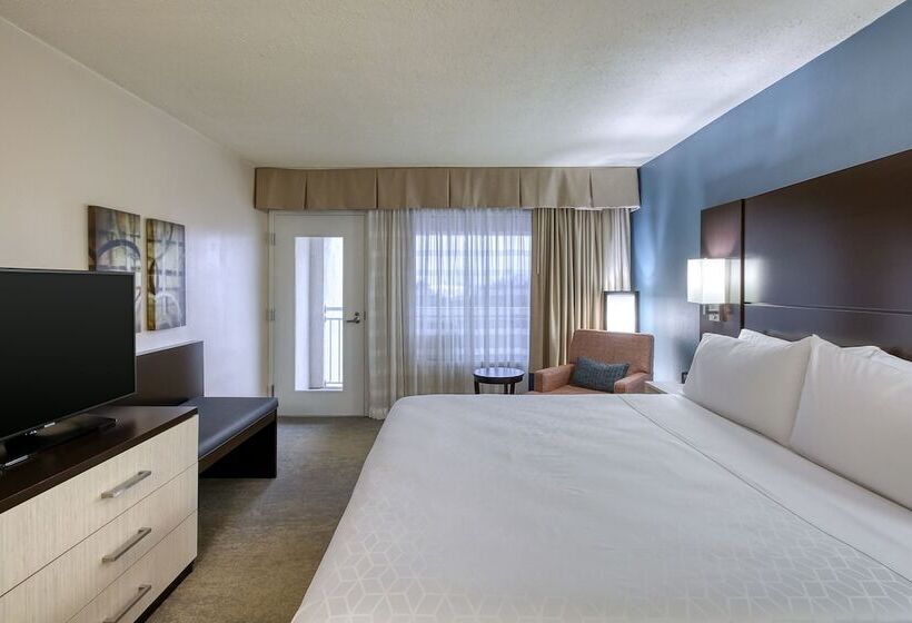 Suite, Holiday Inn & Suites Atlanta Airport North, An Ihg