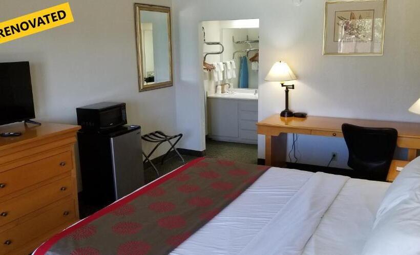 Quarto Deluxe Cama King, Ramada By Wyndham & Suites Warner Robins