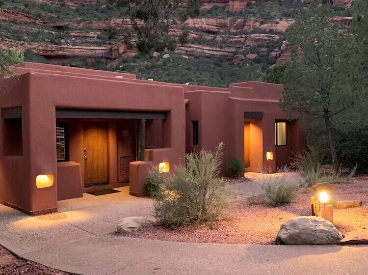 سوئیت با تخت بزرگ, Enchantment Resort