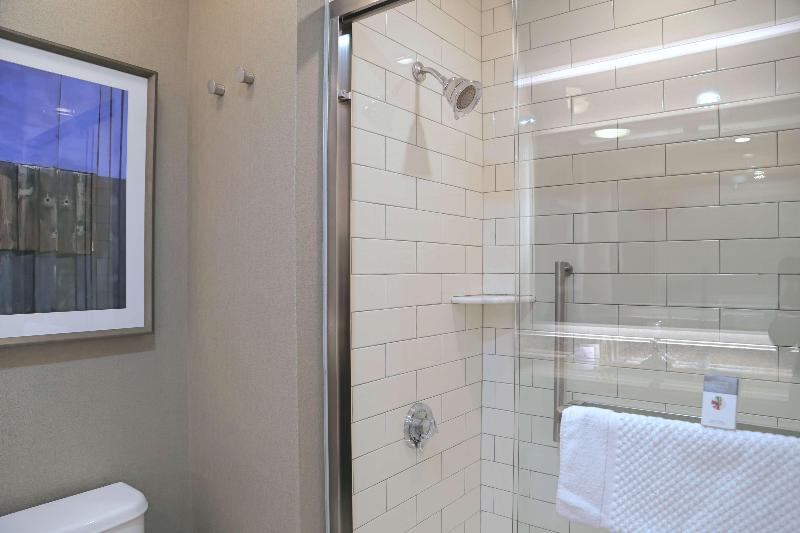 Номер Deluxe Кровать Кинг, Doubletree By Hilton Boston Rockland