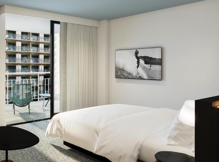 اتاق استاندارد با تخت دو نفره بزرگ, Romer House Waikiki   Adults Only