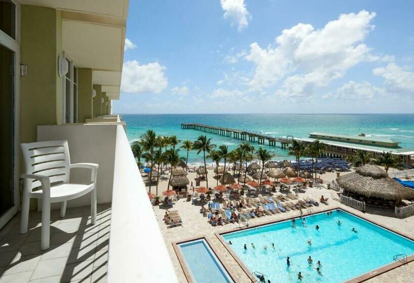 Люкс Боковой Вид на Море, Newport Beachside Hotel & Resort