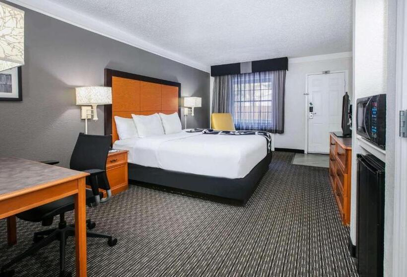 Номер Стандарт Кровать Кинг Адаптированный для Инвалидов, La Quinta Inn By Wyndham Dallas Uptown