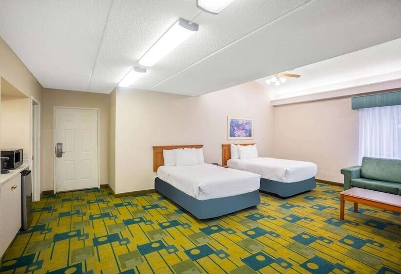 스위트, Super 8 By Wyndham Eagle Pass