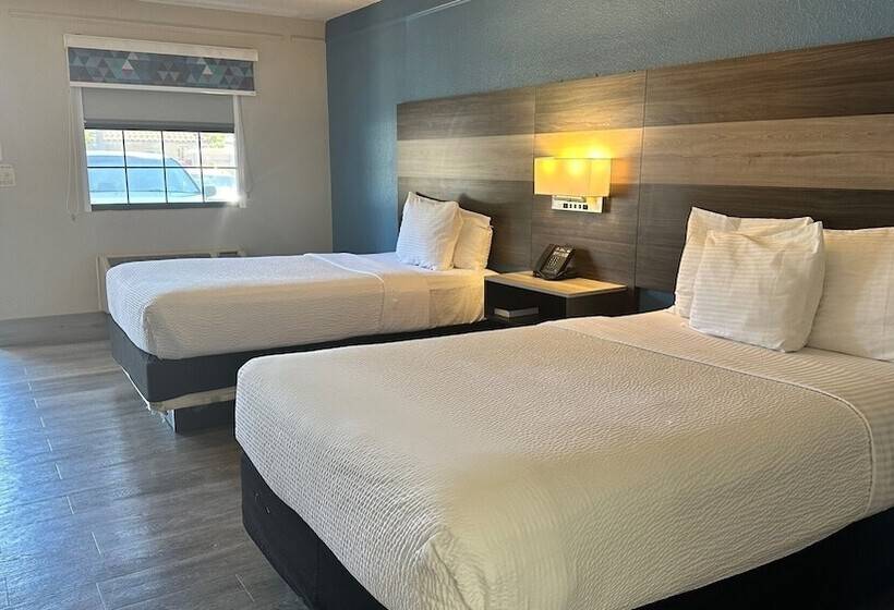 Номер Deluxe, Days Inn By Wyndham San Diego Vista