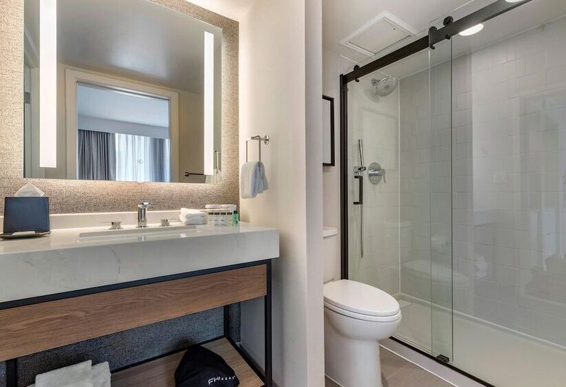 클럽 스위트, Sheraton Suites Old Town Alexandria