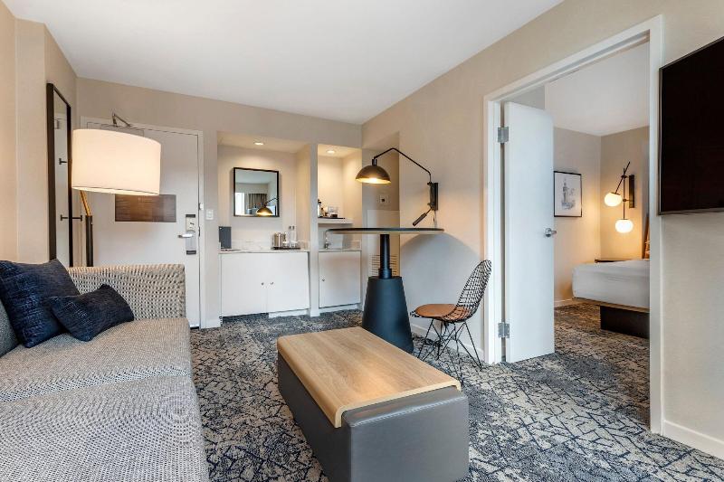 클럽 스위트, Sheraton Suites Old Town Alexandria