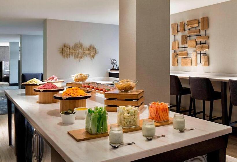 이그제큐티브 룸 킹사이즈 침대, Lincolnshire Marriott Resort