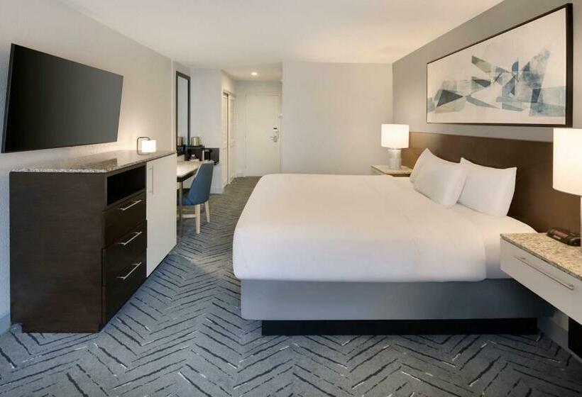 キングサイズベッドのスタンダードルーム, Delta Hotels By Marriott Orlando Celebration