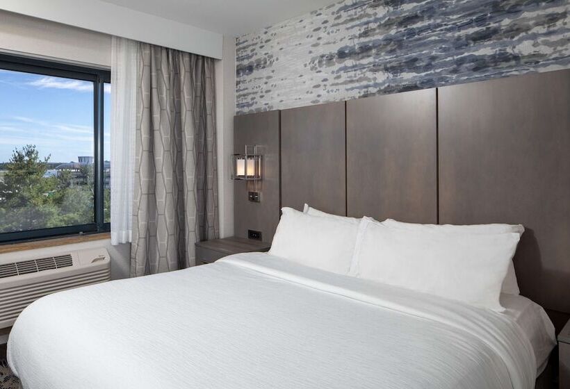 Люкс Премиум, Embassy Suites By Hilton Portland Maine