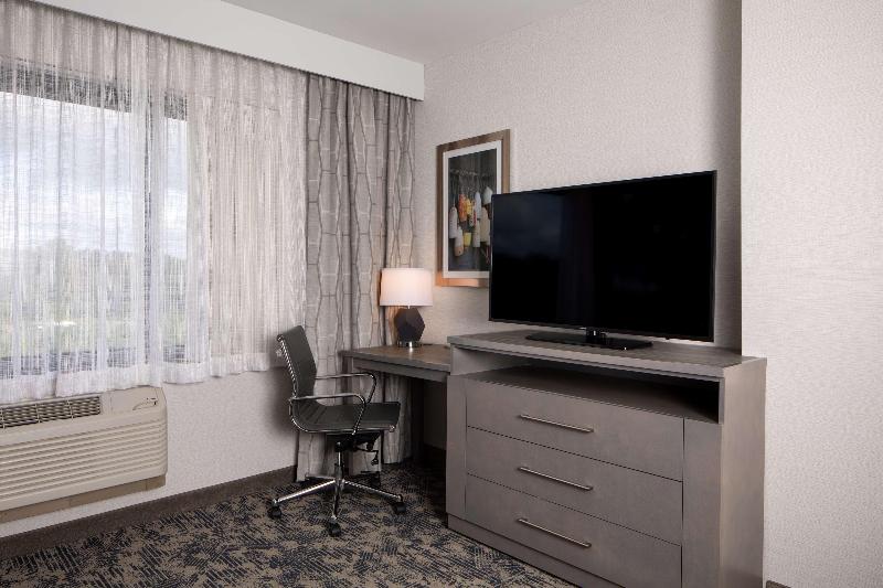 Люкс Премиум, Embassy Suites By Hilton Portland Maine