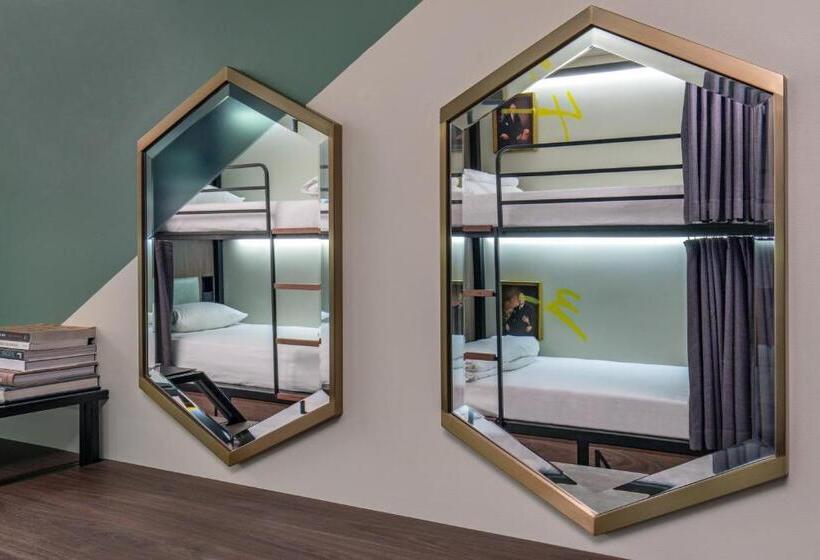 4인용 스탠다드 룸, Generator Hotel Washington Dc