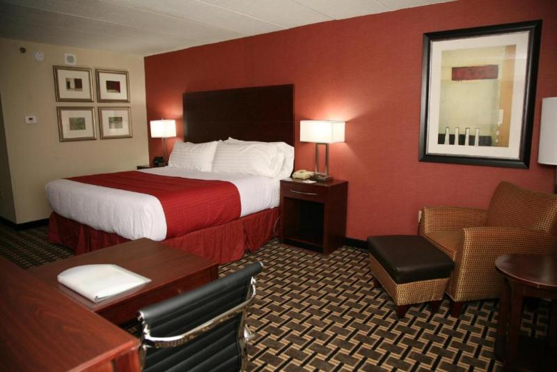 스위트 킹사이즈 침대, Holiday Inn New London, An Ihg