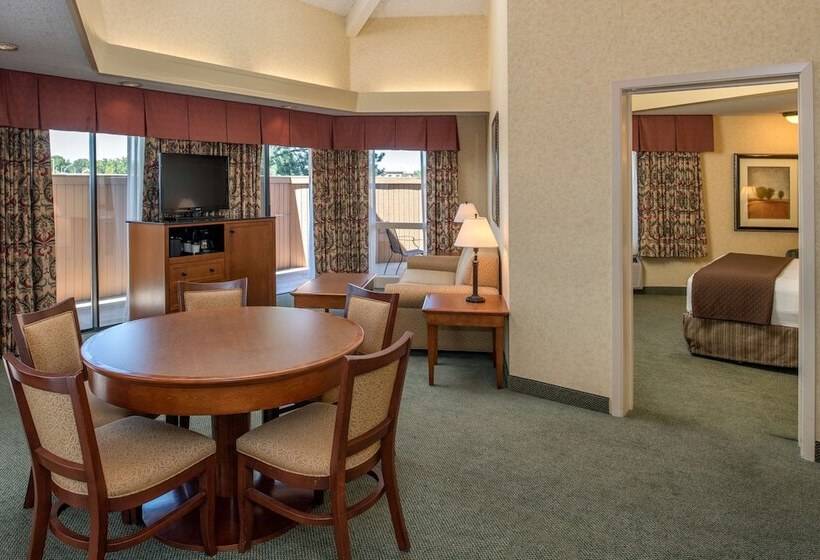 سوئیت پرزیدنت, Red Lion Hotel Pasco Airport & Conference Center