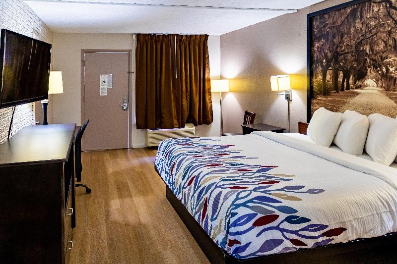Номер Superior Кровать Кинг, Red Roof Inn Savannah   Richmond Hill I 95