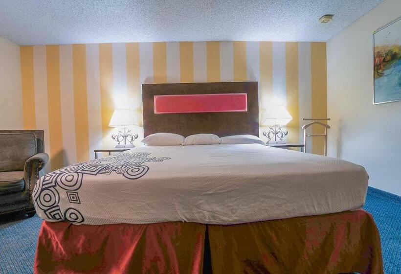Люкс Deluxe Кровать Кинг, Royal Plaza Inn