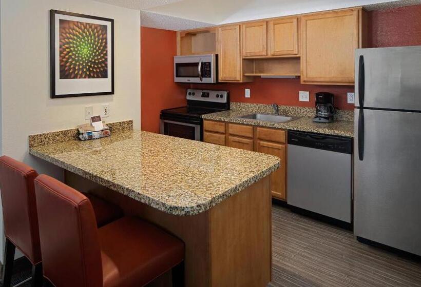 スタンダードスタジオ, Residence Inn Richmond West End