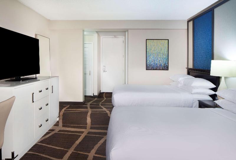 Номер Deluxe, Hilton St. Petersburg Bayfront