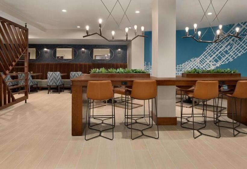 스탠다드 룸 킹사이즈 침대, Sheraton Madison