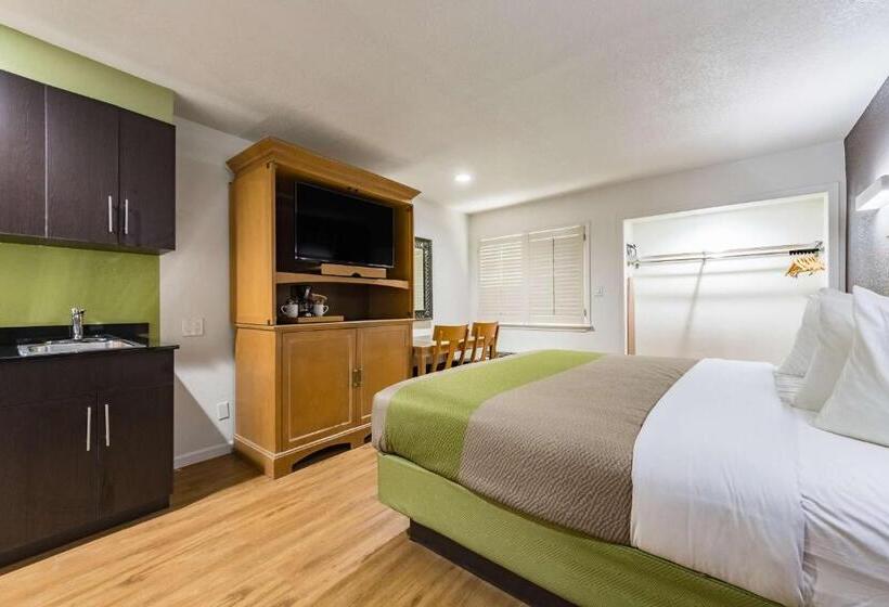 带大床的豪华间, Quality Inn & Suites Plano East   Richardson