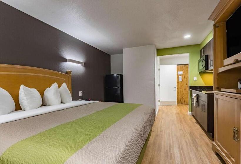 适合残疾人士使用的带超级大床的标准间, Quality Inn & Suites Plano East   Richardson
