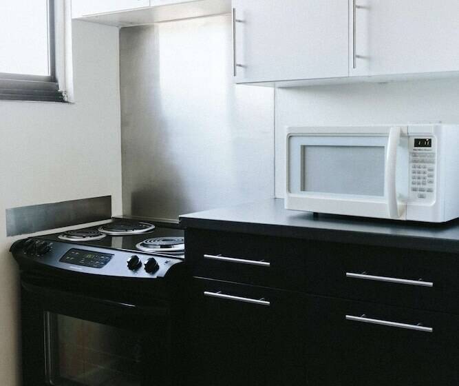 Люкс Адаптированный для Инвалидов, Stamford Suites