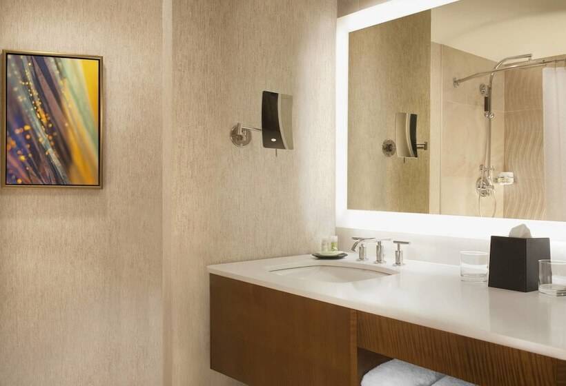 Номер Deluxe, The Westin Dallas Park Central