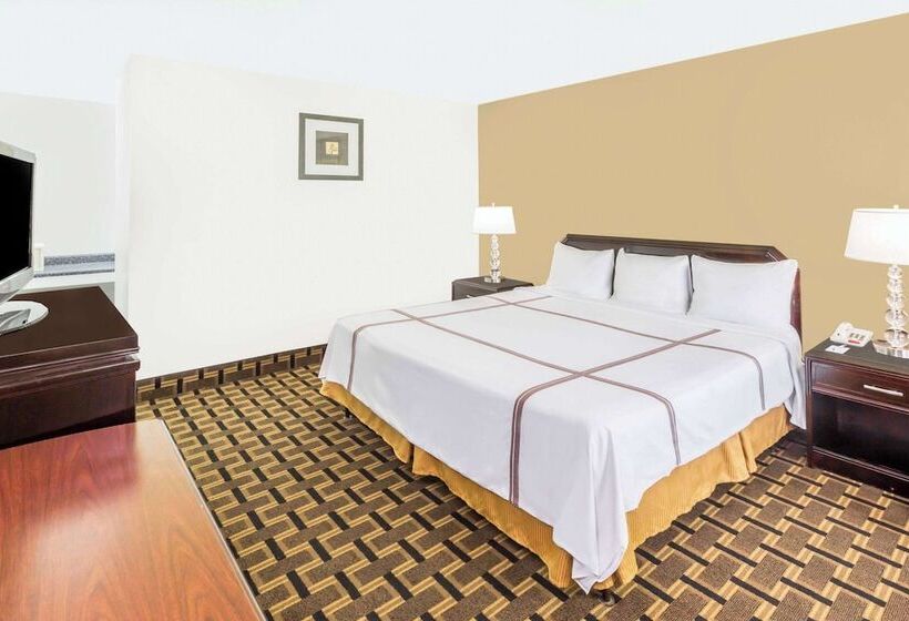 디럭스 룸, Travelodge By Wyndham Shreveport La