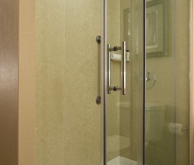 Номер Deluxe, Doubletree By Hilton Boston North Shore