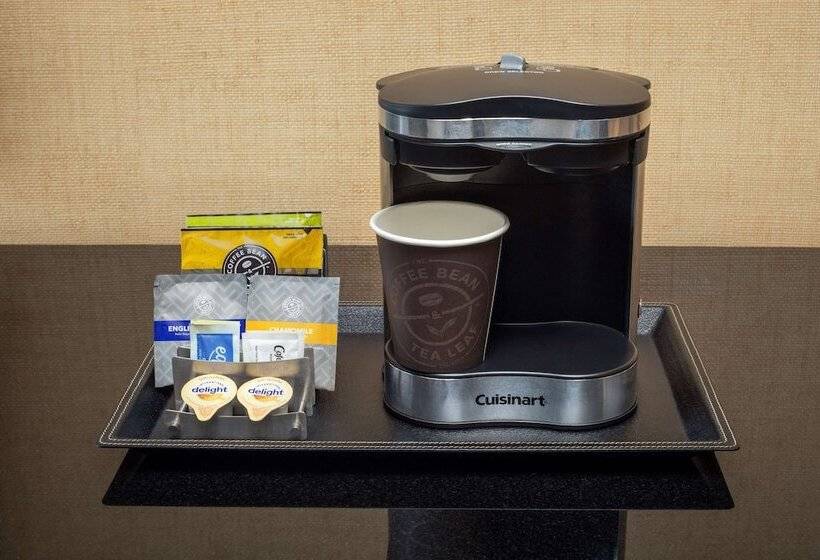 Номер Deluxe, Doubletree By Hilton Boston North Shore
