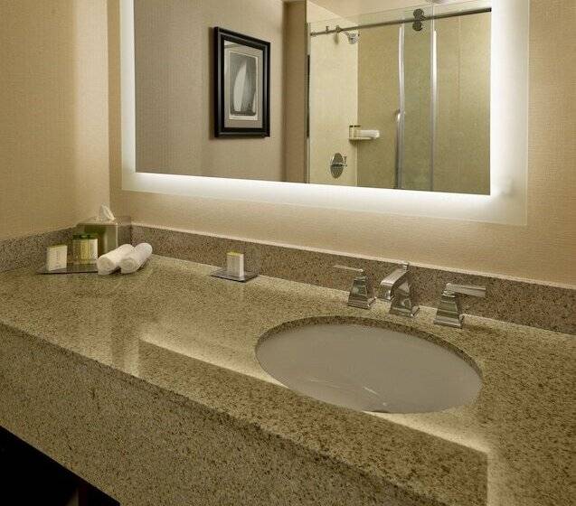 Семейный Номер, Doubletree By Hilton Boston North Shore