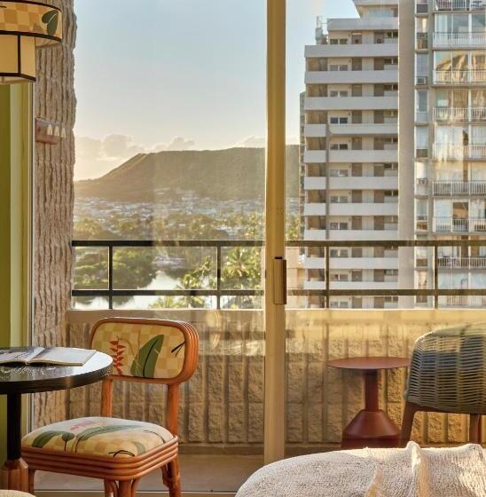 اتاق استاندارد با تخت بزرگ, Wayfinder Waikiki   Voted Top 10 Best Hotels In Hawaii!