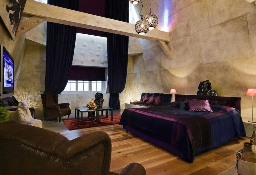 Номер Престиж, Chateau De Montvillargenne