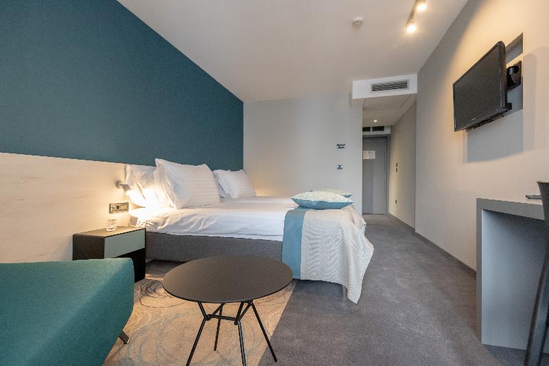 Superior Room, Kolovare