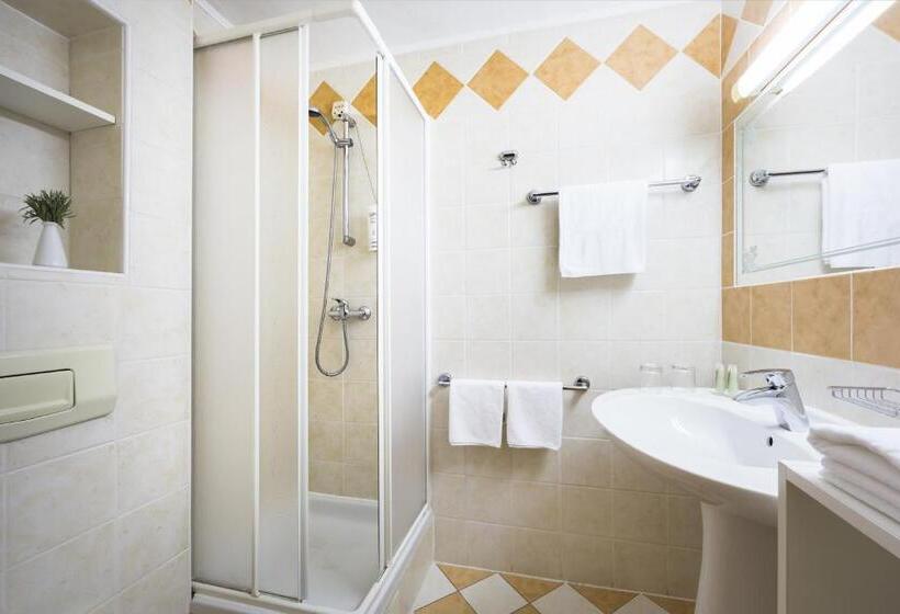 سوییت خانوادگی, Maistra Select Island Hotel Katarina