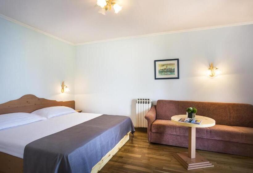 سوییت خانوادگی, Maistra Select Island Hotel Katarina