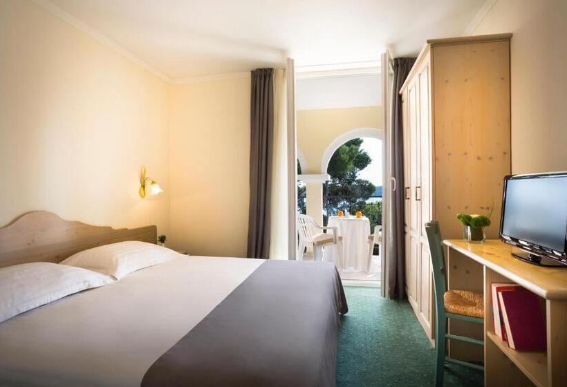 سوییت اجرایی, Maistra Select Island Hotel Katarina